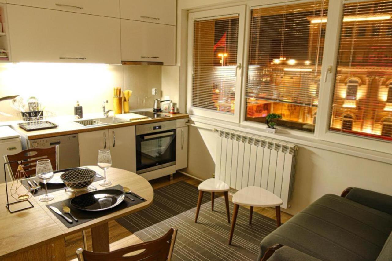 Rooftop Apartment At Mainsquare Скоп'є Екстер'єр фото