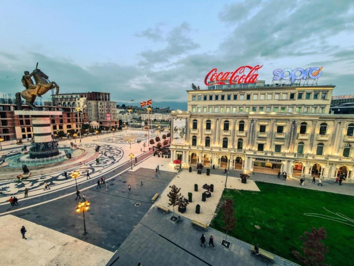 Rooftop Apartment At Mainsquare Скоп'є Екстер'єр фото