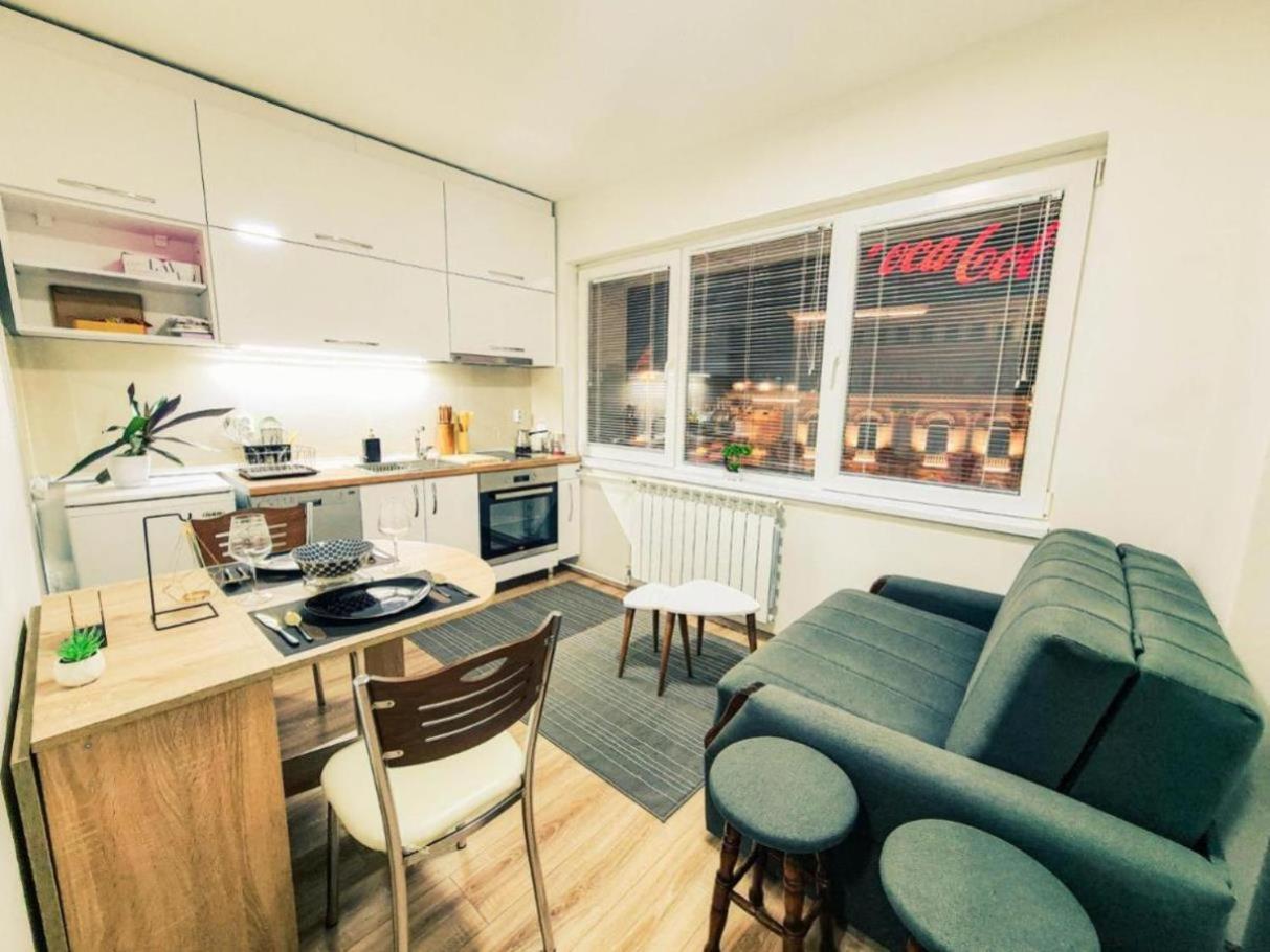 Rooftop Apartment At Mainsquare Скоп'є Екстер'єр фото