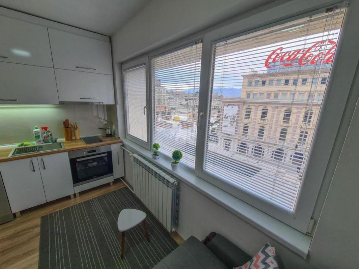 Rooftop Apartment At Mainsquare Скоп'є Екстер'єр фото