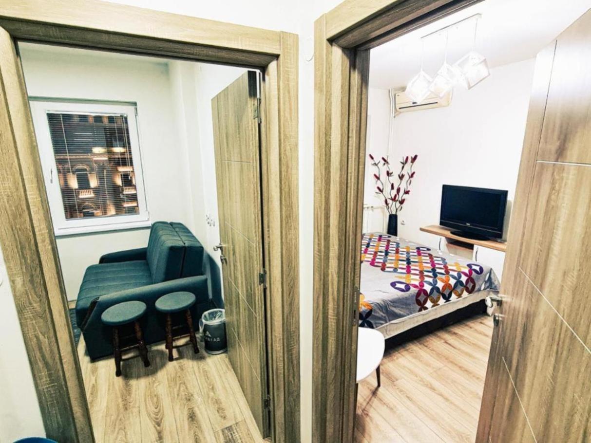 Rooftop Apartment At Mainsquare Скоп'є Екстер'єр фото