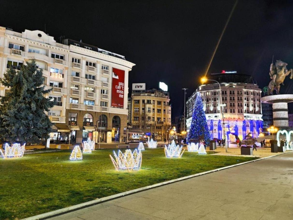Rooftop Apartment At Mainsquare Скоп'є Екстер'єр фото