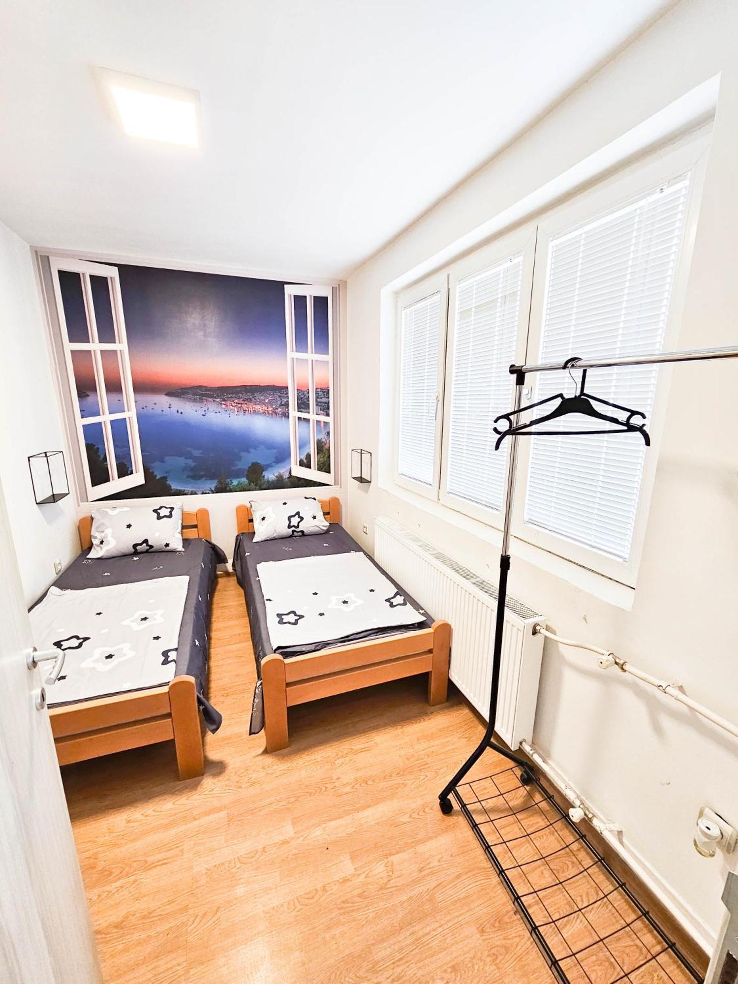 Rooftop Apartment At Mainsquare Скоп'є Екстер'єр фото