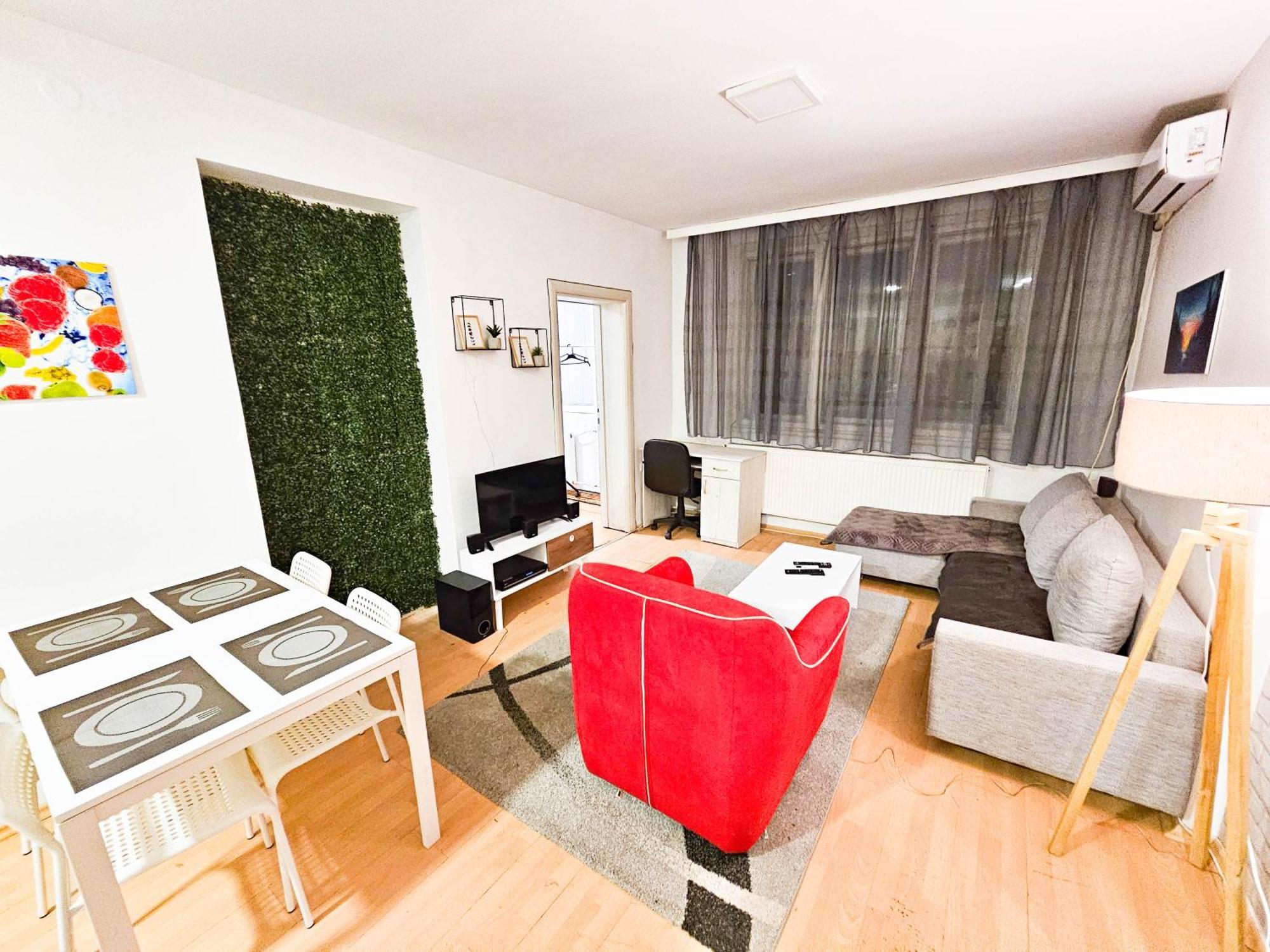 Rooftop Apartment At Mainsquare Скоп'є Екстер'єр фото