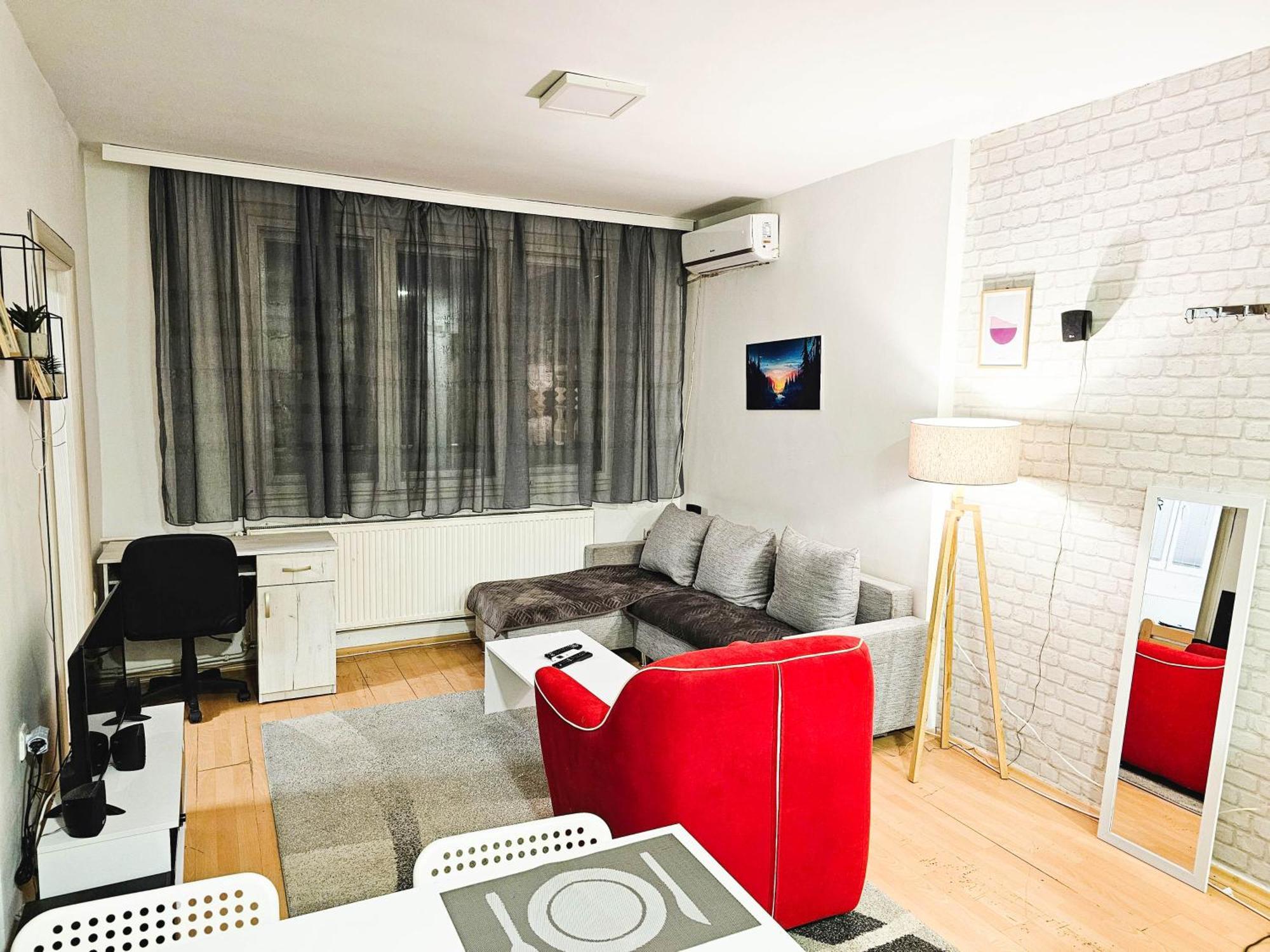 Rooftop Apartment At Mainsquare Скоп'є Екстер'єр фото