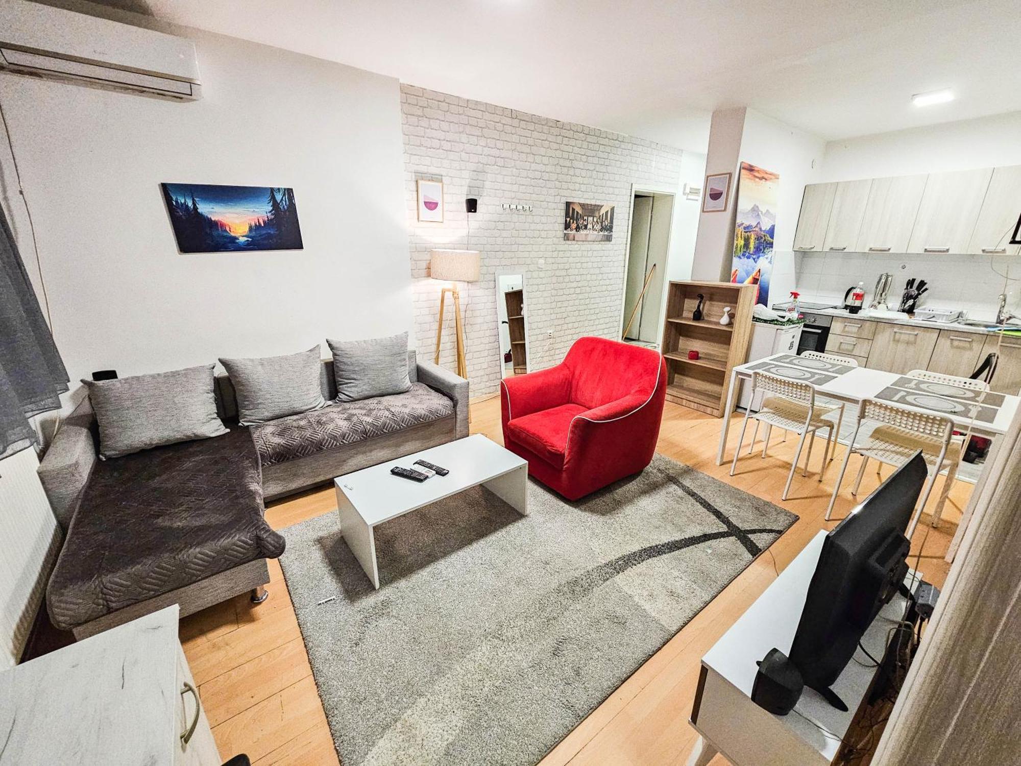 Rooftop Apartment At Mainsquare Скоп'є Екстер'єр фото