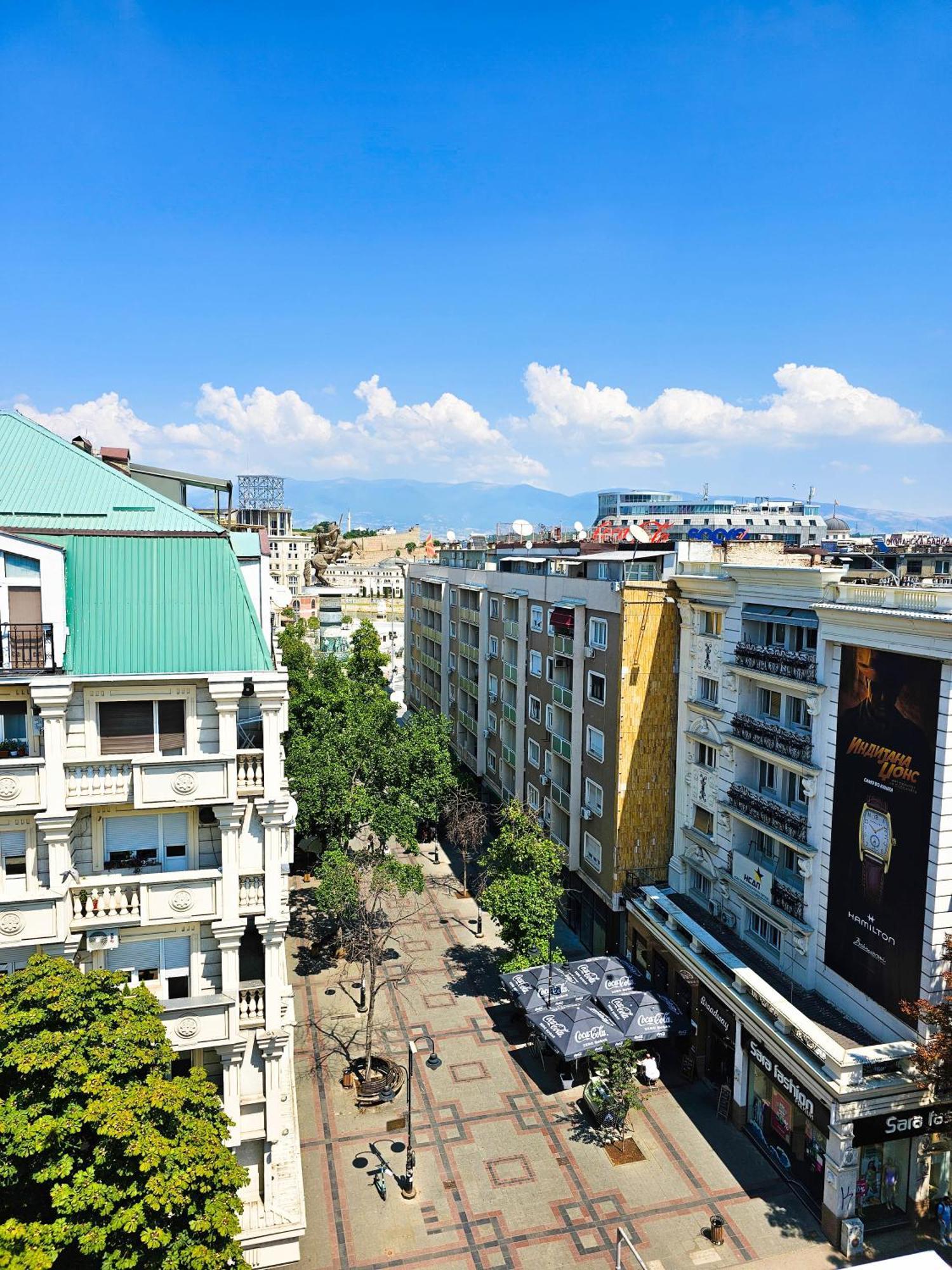 Rooftop Apartment At Mainsquare Скоп'є Екстер'єр фото