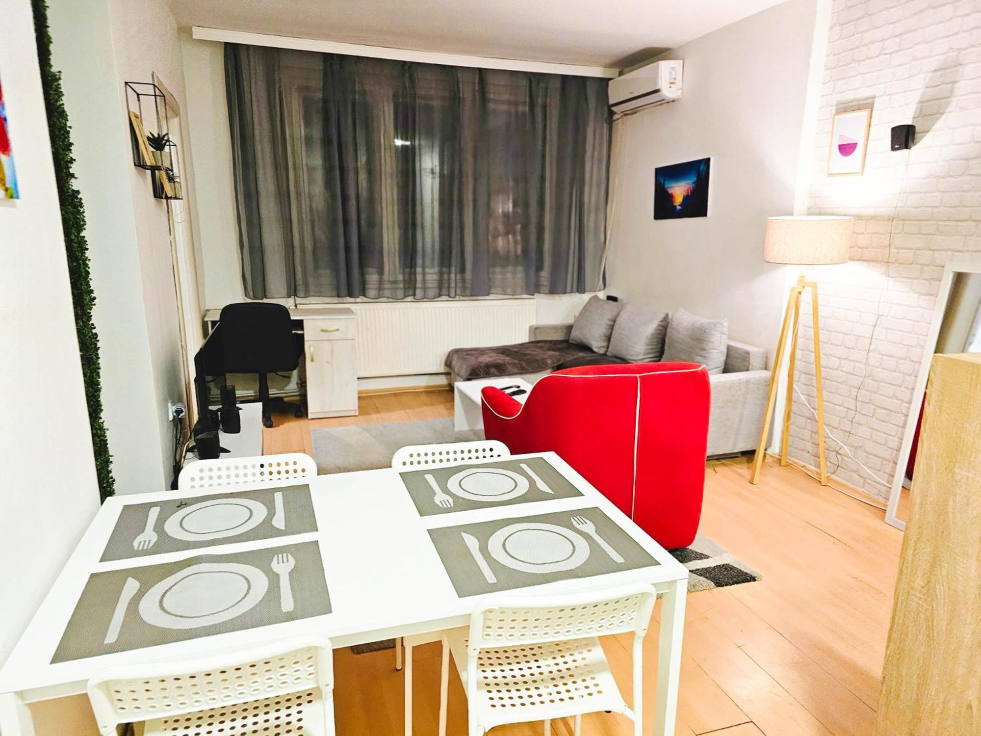 Rooftop Apartment At Mainsquare Скоп'є Екстер'єр фото